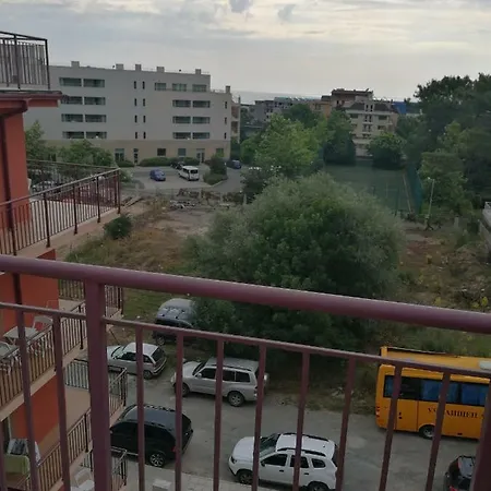 сапфир Хотел *